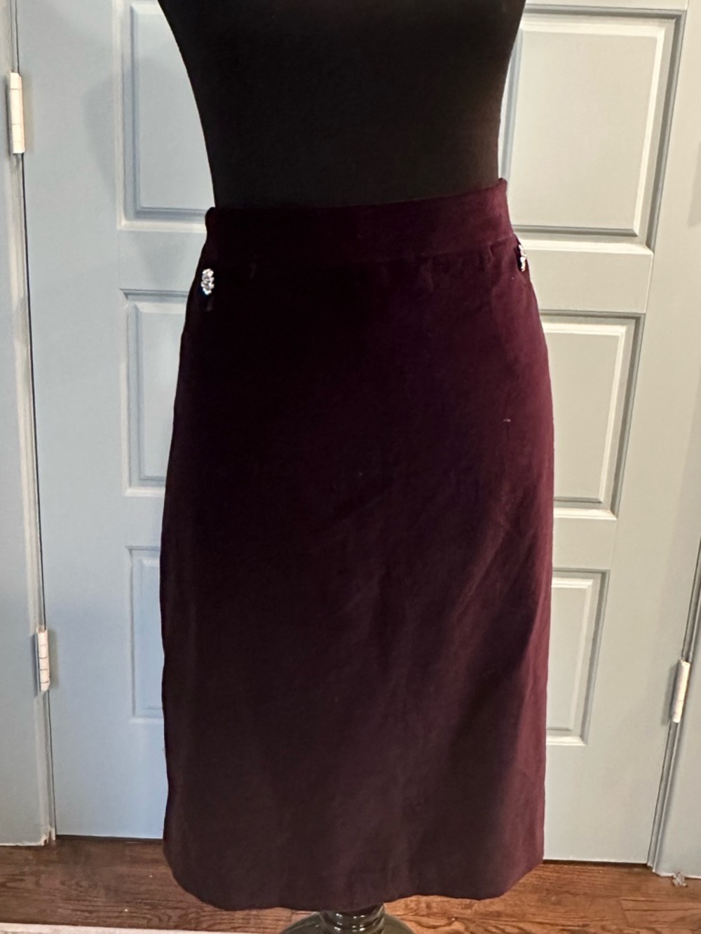 NWT Carolina Herrera Velvet A Line Midi Skirt with Diamond Buttons- Size 14